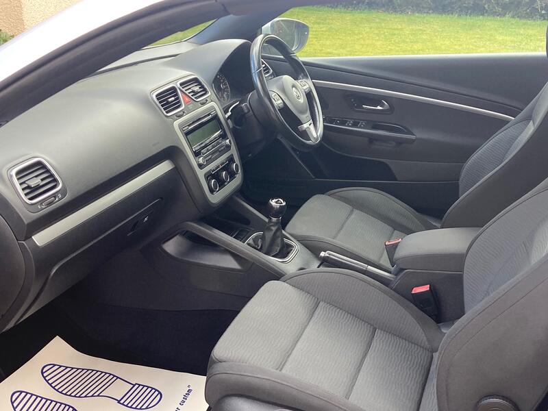 VOLKSWAGEN EOS