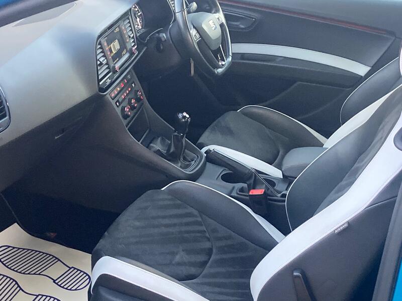 SEAT LEON